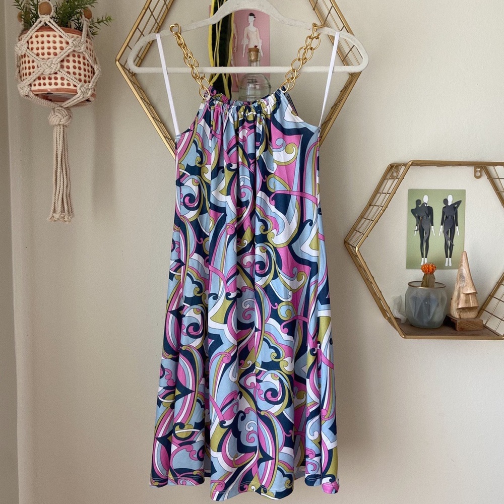 Funky chain collared dress